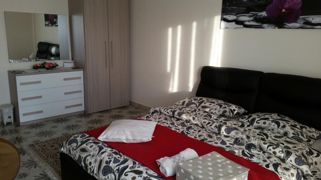 Lian Room B&B Казерта Номер фото